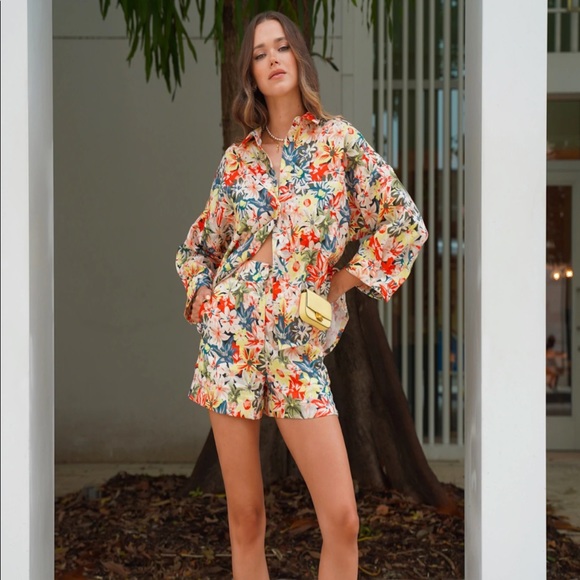 Verie Mari Shirt *sold out* New With Tags!! - Picture 2 of 3